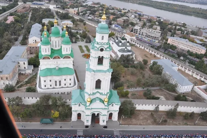 Владимир Путин присвоил Астрахани звание «Город трудовой доблести»